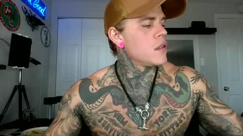 Snapshot of tatteddaddy9000 chatting on October 4, 3:43 pm D-Man online show from October 4, 3:43 pm