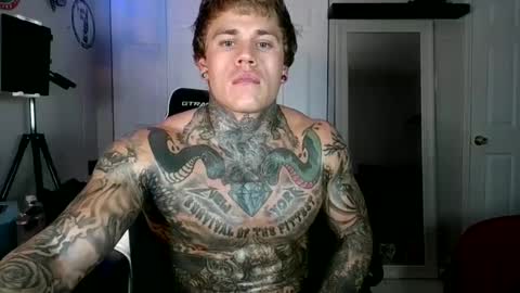 Snapshot of tatteddaddy9000 chatting on October 5, 3:49 am D-Man online show from October 5, 3:49 am