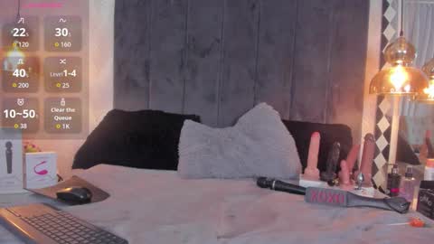 Snapshot of tattofoxx__ chatting on September 25, 1:04 pm Tatto Fox online show from September 25, 1:04 pm