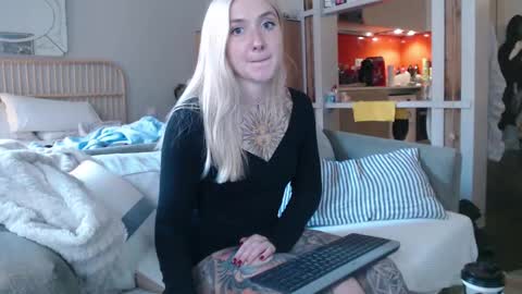 tattoobbgirl online show from February 12, 3:49 pm