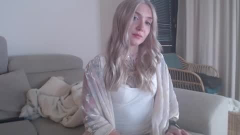 tattoobbgirl online show from November 25, 4:40 pm