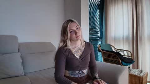 tattoobbgirl online show from January 16, 4:55 pm