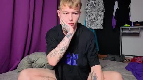 Alex but u can call me Theo online show from October 1, 4:51 am