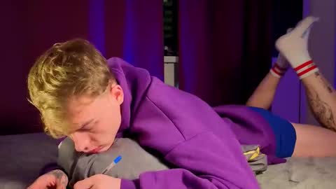 Alex but u can call me Theo online show from December 15, 5:39 pm