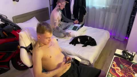 Alex but u can call me Theo online show from March 6, 8:44 am