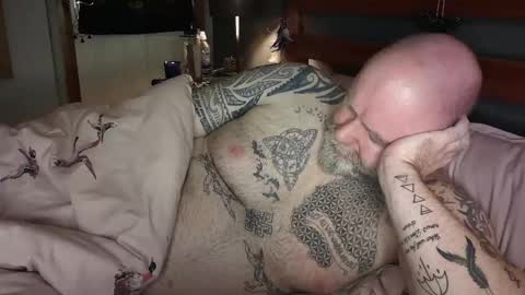 Tattooeddilf 01 online show from December 22, 5:12 am