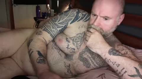 Tattooeddilf 01 online show from December 31, 4:16 am