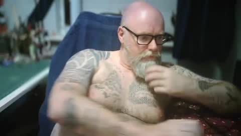 Tattooeddilf 01 online show from September 29, 10:03 pm