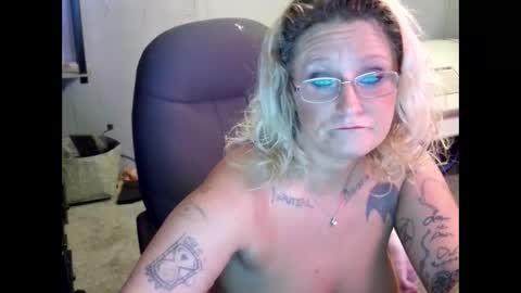 Lisa Lovely online show from January 22, 12:27 pm