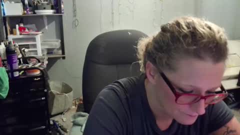 Lisa Lovely online show from February 6, 10:10 pm