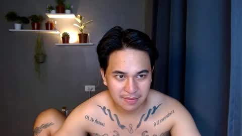 Snapshot of tattooguy1209 chatting on December 3, 8:51 pm zareen online show from December 3, 8:51 pm