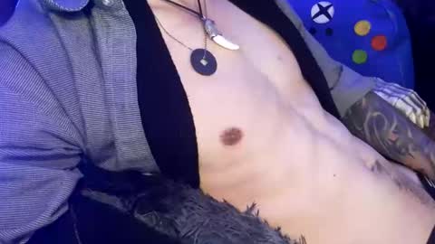 Snapshot of tattooman777 chatting on November 8, 6:24 am Jean pool online show from November 8, 6:24 am