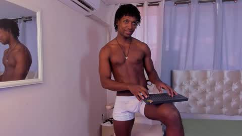 tau_montes online show from December 5, 5:20 pm