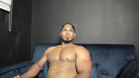 Snapshot of tayler_waka chatting on February 19, 3:28 am Tyler online show from February 19, 3:28 am