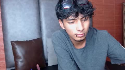 taylerwolf1 online show from December 2, 5:13 am