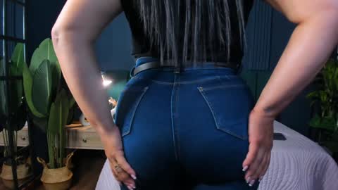 Taylor Bennet online show from February 1, 6:08 pm