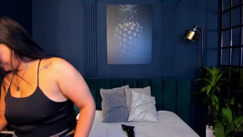 Taylor Bennet online show from February 12, 12:01 pm