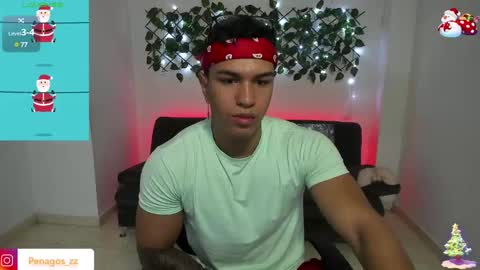 Snapshot of taylor_johnn chatting on December 17, 2:33 pm Penagos zz online show from December 17, 2:33 pm