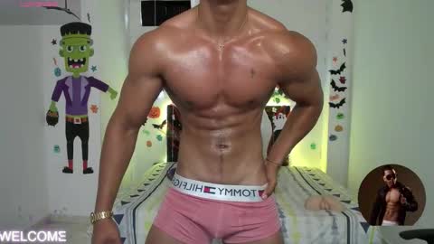 Snapshot of taylor_johnn chatting on October 11, 2:37 pm Penagos zz online show from October 11, 2:37 pm