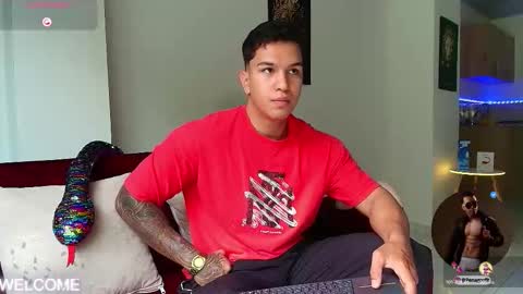 Snapshot of taylor_johnn chatting on October 17, 3:14 pm Penagos zz online show from October 17, 3:14 pm
