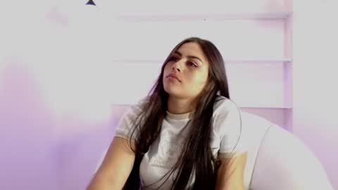 Snapshot of taylor_kelce chatting on December 3, 12:14 pm Taylor keice online show from December 3, 12:14 pm