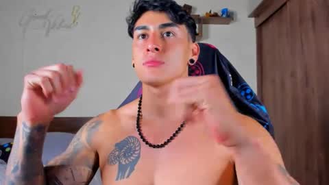 taylor_mclane1 online show from November 16, 7:41 pm