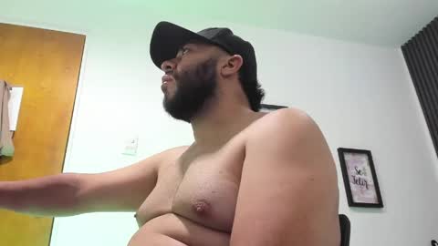 taylor_rodas online show from April 29, 1:04 pm