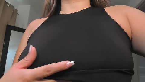 Taylor online show from December 31, 6:46 pm