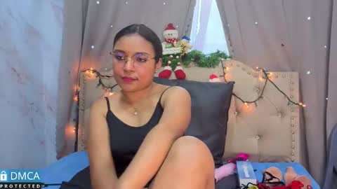 Tay online show from December 4, 7:22 pm