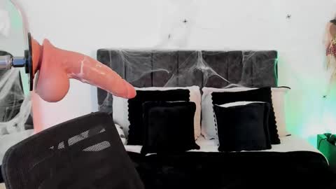 Snapshot of taylormaxwell chatting on October 24, 11:01 pm Taylor online show from October 24, 11:01 pm