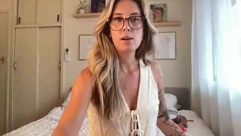 Taylor online show from February 24, 12:41 am