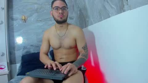 TAYLOR AND TAYLER online show from January 17, 2:44 pm