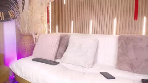 Sofia online show from March 5, 9:11 pm