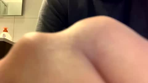 Snapshot of tbest1986 chatting on December 22, 2:06 pm Tbest1986 online show from December 22, 2:06 pm