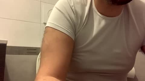 Snapshot of tbest1986 chatting on January 30, 5:06 pm Tbest1986 online show from January 30, 5:06 pm