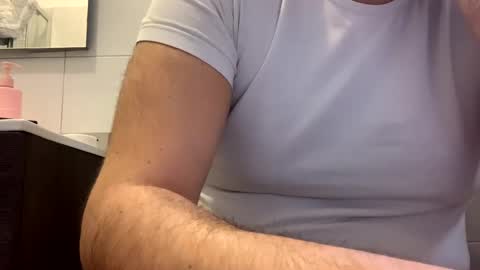 Snapshot of tbest1986 chatting on February 2, 9:08 am Tbest1986 online show from February 2, 9:08 am