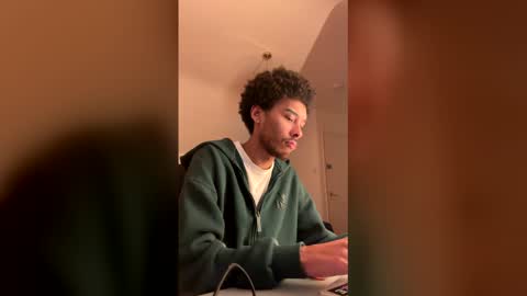 Snapshot of tdr1998 chatting on February 20, 3:01 pm tdr1998 online show from February 20, 3:01 pm