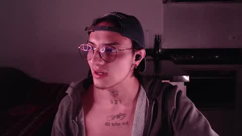 Teo independent model online show from February 27, 4:52 am