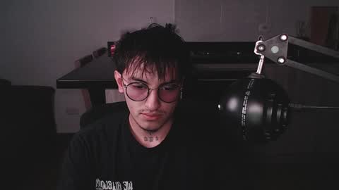 Teo independent model online show from March 30, 3:40 am