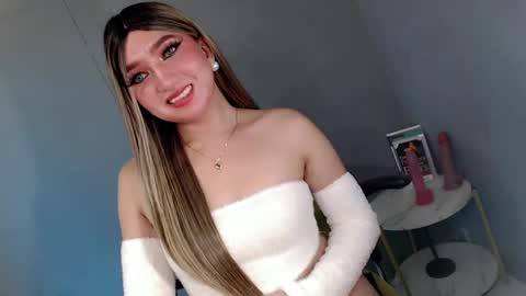 ellaine online show from March 10, 12:40 am