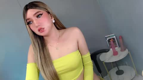 ellaine online show from March 10, 3:45 am