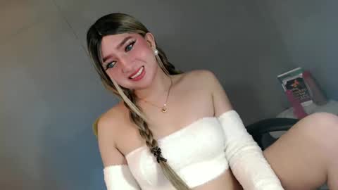 ellaine online show from March 11, 1:05 am