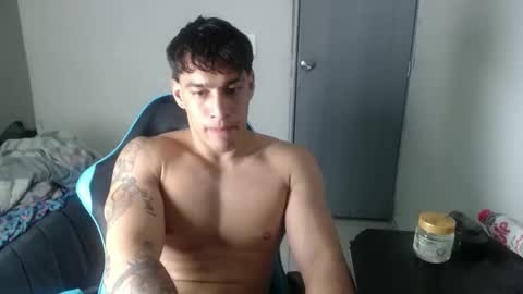 Snapshot of team23hot0 chatting on November 28, 4:37 am team23hot0 online show from November 28, 4:37 am