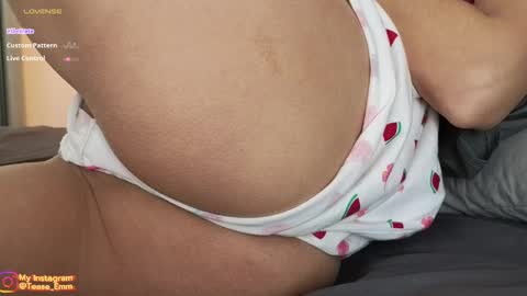 Snapshot of tease_me__ chatting on December 16, 10:08 am Em online show from December 16, 10:08 am