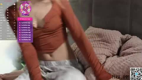 Snapshot of tease_me__ chatting on November 9, 2:37 pm Em online show from November 9, 2:37 pm