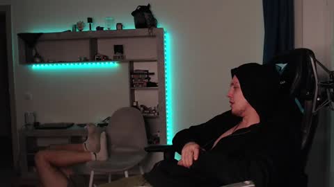 Snapshot of teddy_mode chatting on December 16, 8:58 pm Teddy online show from December 16, 8:58 pm