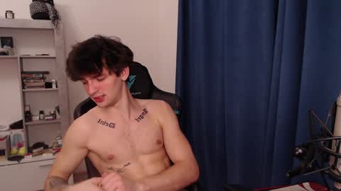 Snapshot of teddy_mode chatting on December 30, 11:28 pm Teddy online show from December 30, 11:28 pm