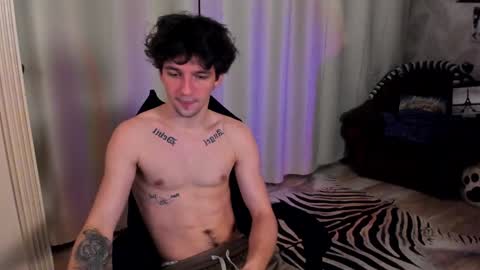 Snapshot of teddy_mode chatting on January 14, 3:22 am Teddy online show from January 14, 3:22 am