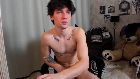 Snapshot of teddy_mode chatting on January 15, 4:36 am Teddy online show from January 15, 4:36 am