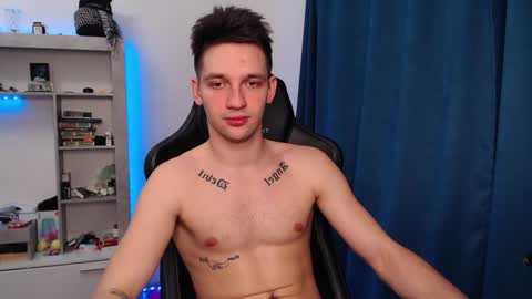 Snapshot of teddy_mode chatting on January 31, 10:10 pm Teddy online show from January 31, 10:10 pm